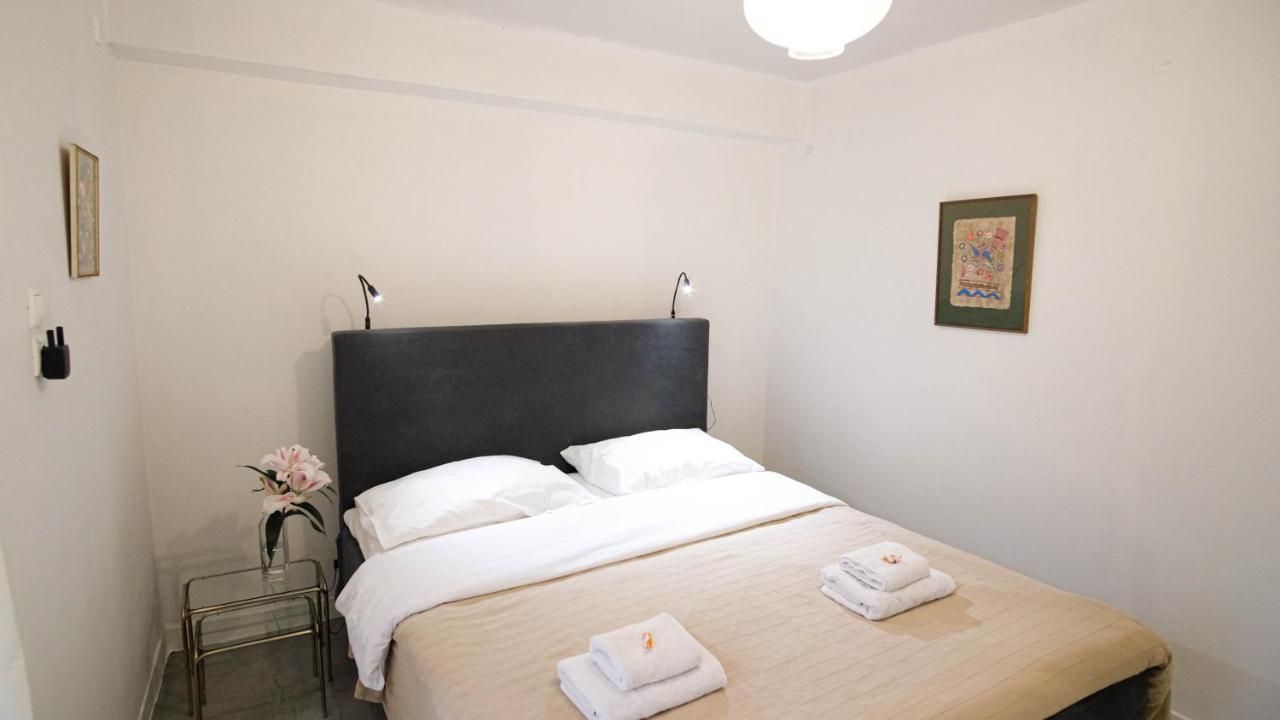Quiet And Central Flat With Private Backyard Garden アテネ エクステリア 写真