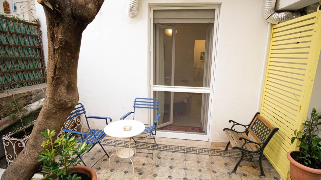 Quiet And Central Flat With Private Backyard Garden アテネ エクステリア 写真